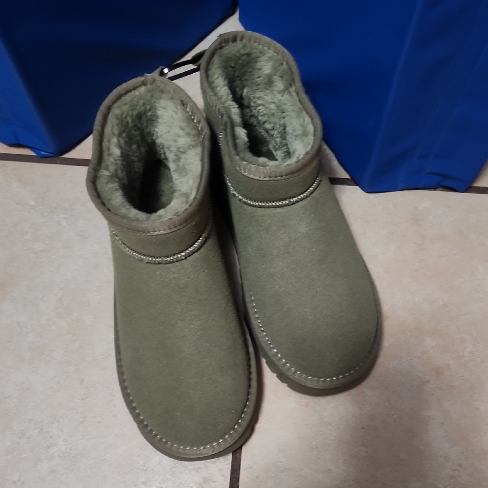 Olive Green Winter Boots for Women